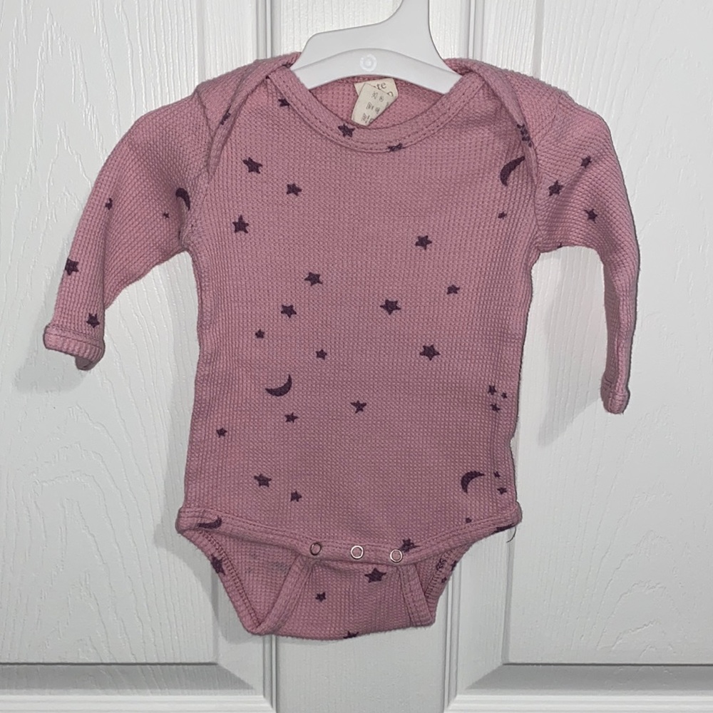 Kate Quinn top